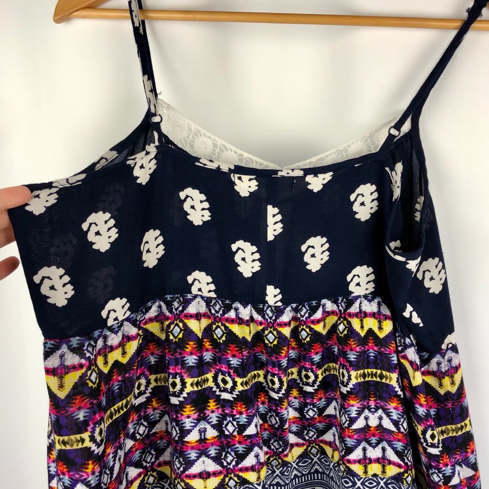 ✅ SOLD! Miami Patterned Crochet Hemmed Flowy Tank Top - Size Small - Picture 7 of 8